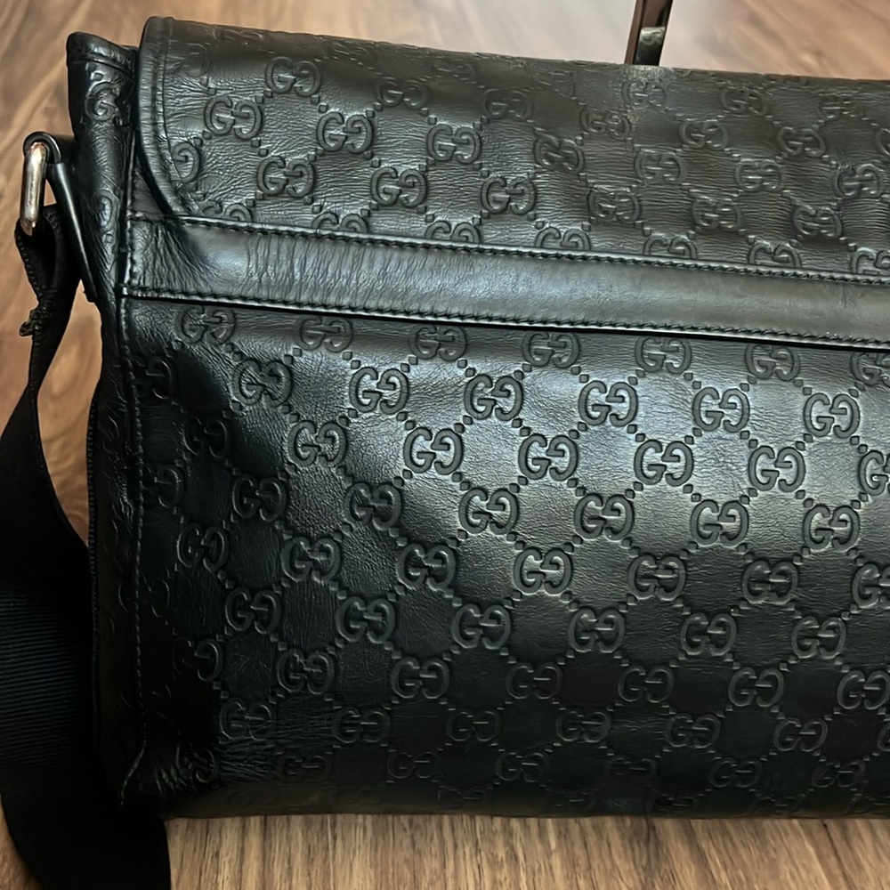 A 436- 💯 % authentic Gucci crossbody bag - Picture 7 of 16